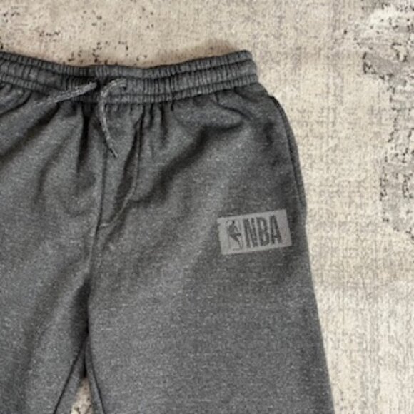 🧡3/15 NBA Basketball Jogger Sweatpants Gray Drawstring YouthXL 18-20 - Picture 2 of 8